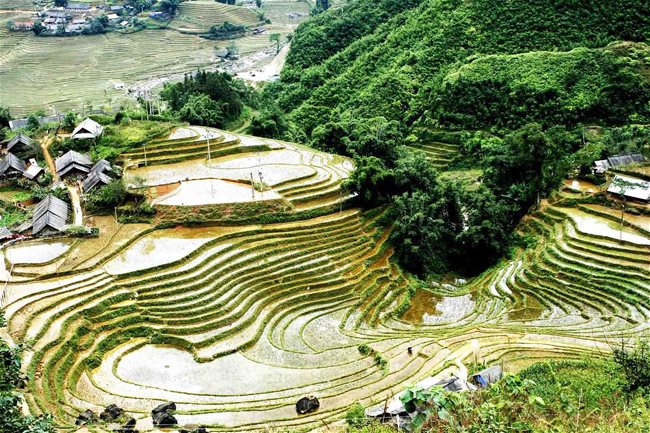 Mountainous village awaits tourists
