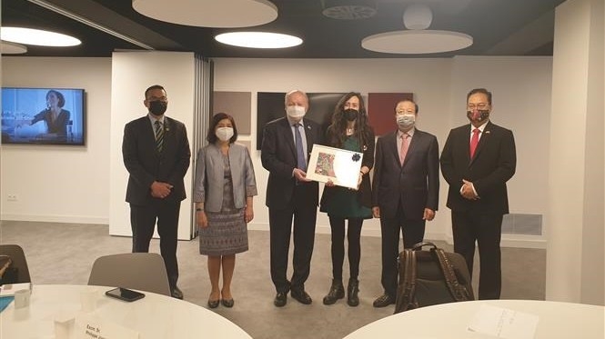 Vietnamese Ambassador to Spain join activities in Barcelona