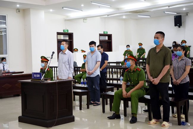 Over 30 CDCs seek leniency for former Hanoi CDC director, accomplices