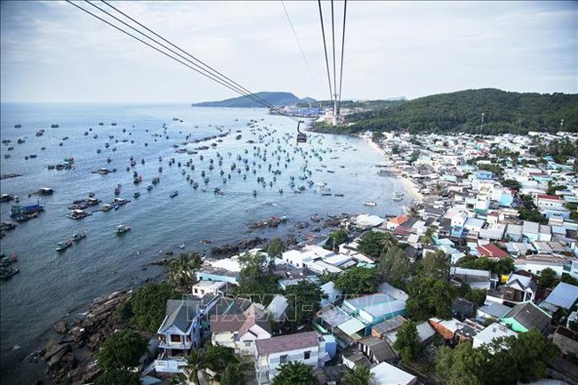 Phu Quoc wants domestic flights suspended as Covid spreads