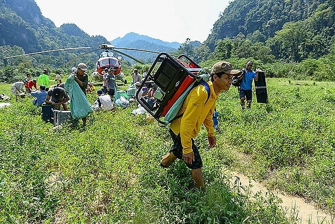 How US broadcaster made program on Vietnam s gigantic caves