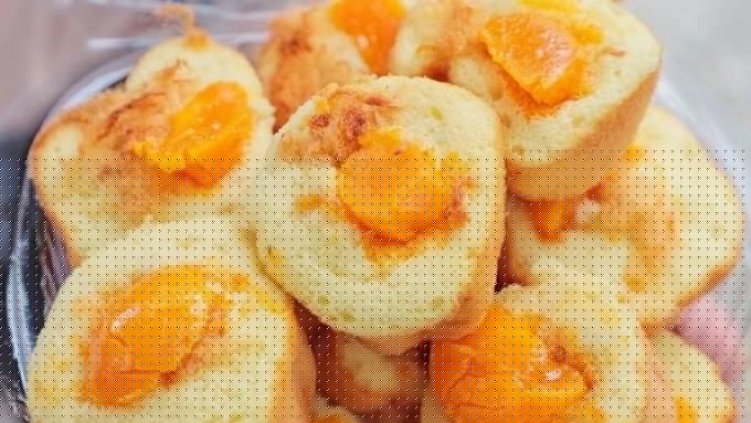 Salted egg yolk cake