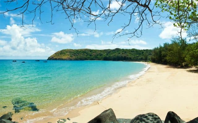 Visit the famous Non Nuoc Beach in Da Nang