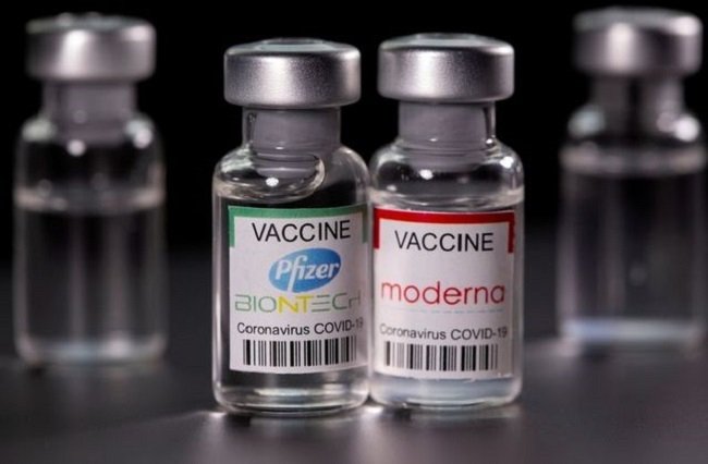 US FDA adds warning about rare heart inflammation to Pfizer, Moderna COVID vaccines