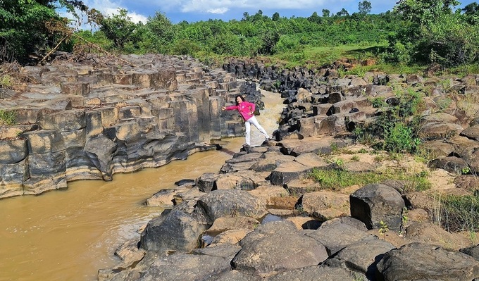 3 ancient hexagonal rock fields in Gia Lai