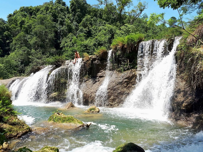 Admire the picturesque waterfalls in Quang Ninh