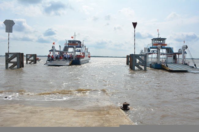 Can Gio-Can Giuoc ferry service suspended from today