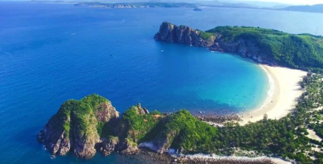 Discover the beautiful Om Beach in Phu Yen, forget the way back