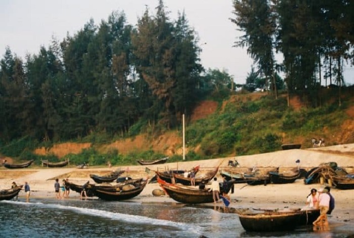 Discover the peaceful Cua Viet fishing village in Quang Tri and learn the unique culture