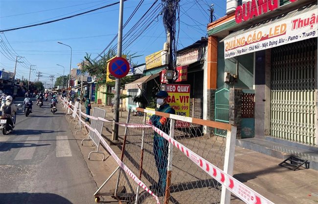 Dong Nai locks down ward with 40,000 workers