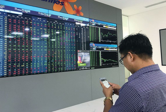 VN-Index gains 23 points