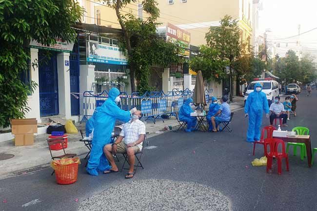 Five elderly patients in Khanh Hoa die of Covid