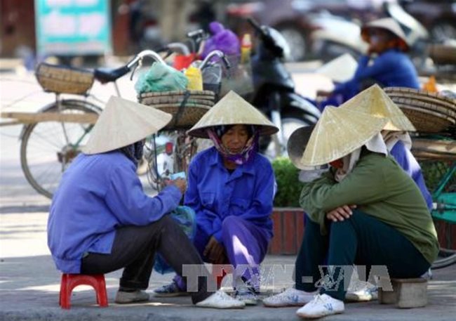 Hanoi to provide financial aid for informal workers affected by Covid-19