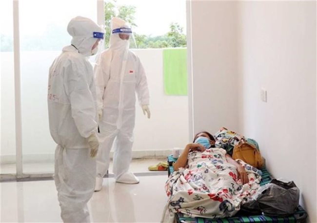 Hospitals in HCMC ordered not to deny Covid-19 patients