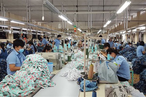 Just 27 companies in HCMC IPs, EPZs able to make stay-at-work arrangements for workers