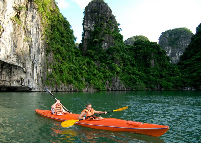 Kayaking experience in Ha Long is super fun and experiential