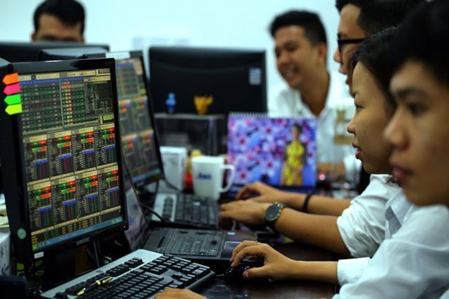 Local stocks start new week in bearish mood