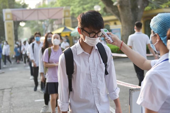 Nearly one million students sit national high school exam