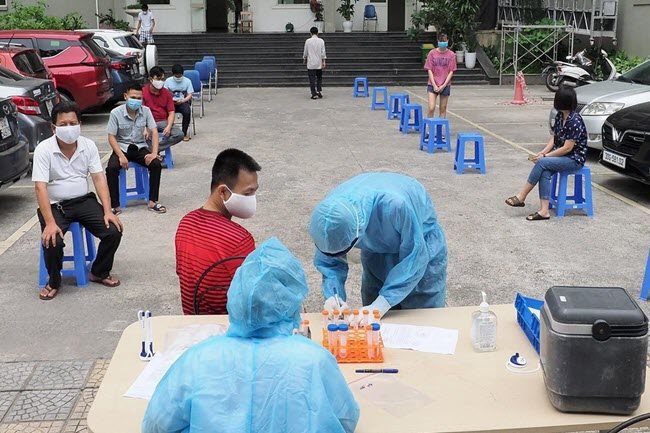 New Covid-19 infections ease a little, with 3552 more cases
