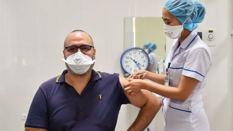 Ho Chi Minh City works on COVID-19 vaccination plan for foreigners