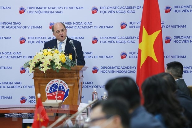 UK Defense Secretary Praises Vietnam s Increasing Role In The Region And The World