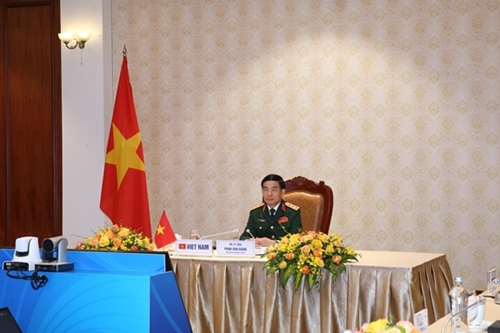 Vietnamese Students Participate in International Volunteering Program in Moscow