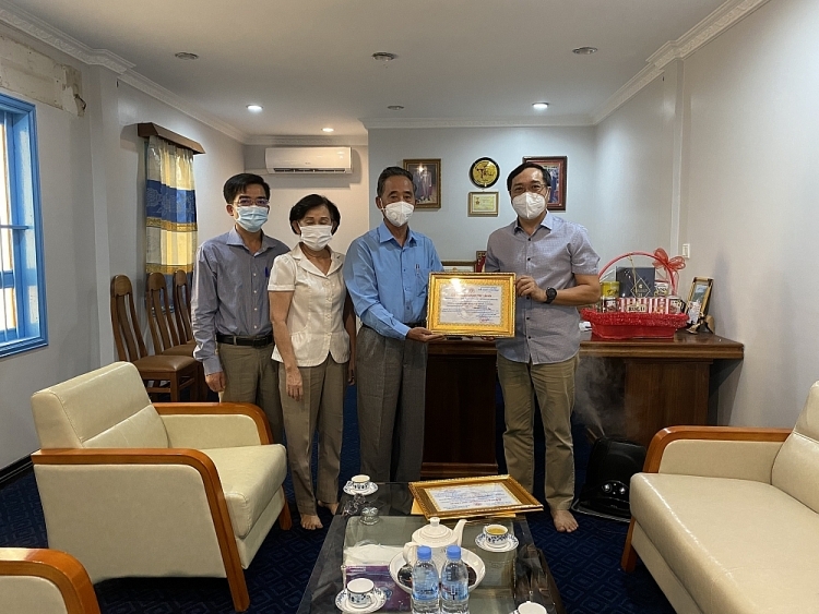 VUFO Friendship Association Aid Overseas Vietnamese in Cambodia