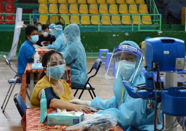 Over 1.2 million more AstraZeneca vaccine doses arrive in HCMC