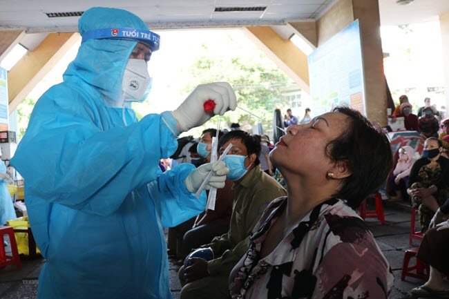 Phu Yen to set up second Covid-19 field hospital as infections surge