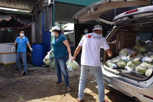 Saigon Times - Great Circle gives necessities to needy people in HCMC’s outlying districts