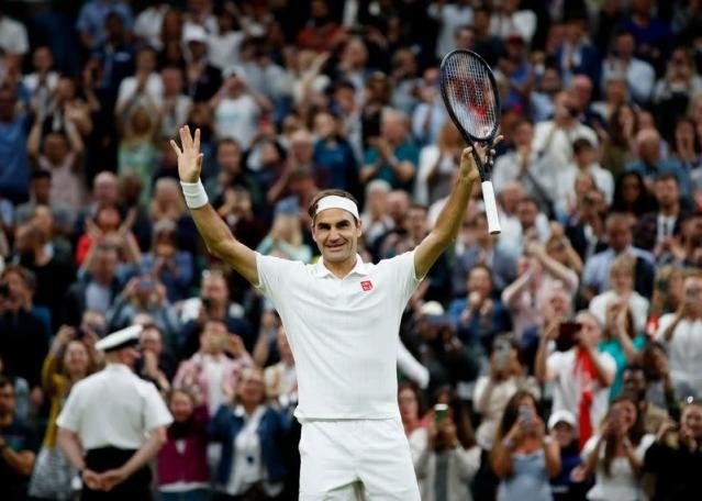 Golden oldie Federer through to 58th Grand Slam quarters