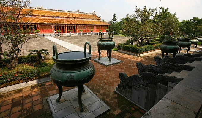 The meaning of the images carved on the ‘nine peaks’ in Hue