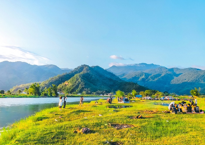 There is a peaceful Cu De river in the middle of the coastal city of Da Nang!