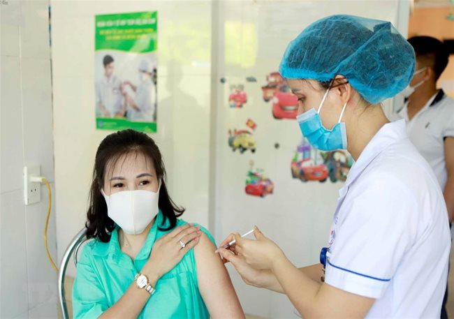Three million Moderna vaccine doses to arrive in Vietnam this week