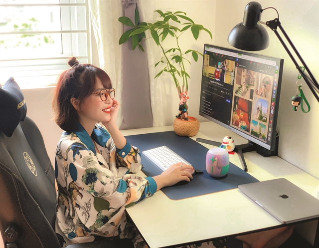 Travel blogger inspires youth to seek out the world