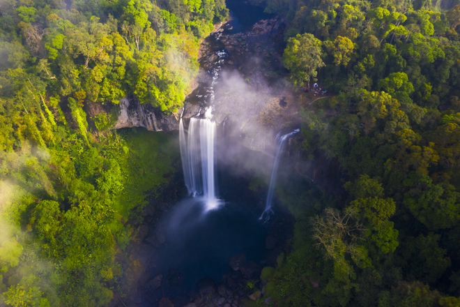 Watching the waterfall is like a “sleeping princess in the forest” in the Central Highlands