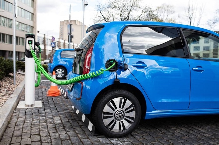 Britain to ban all new diesel and petrol heavy goods vehicles from 2040