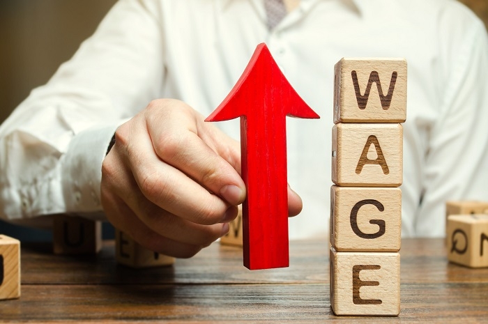 Japanese gov't panel proposes record rise in minimum hourly wage to US$8.4