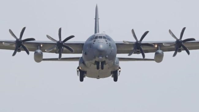Military plane crashes in Philippines, at least 40 rescued