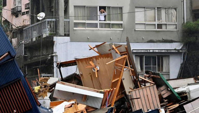 Mudslide wipes out homes in Japan caused deaths and many missings Video