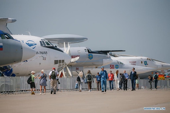 Russia sells arms worth over EUR1 bln at aerospace show