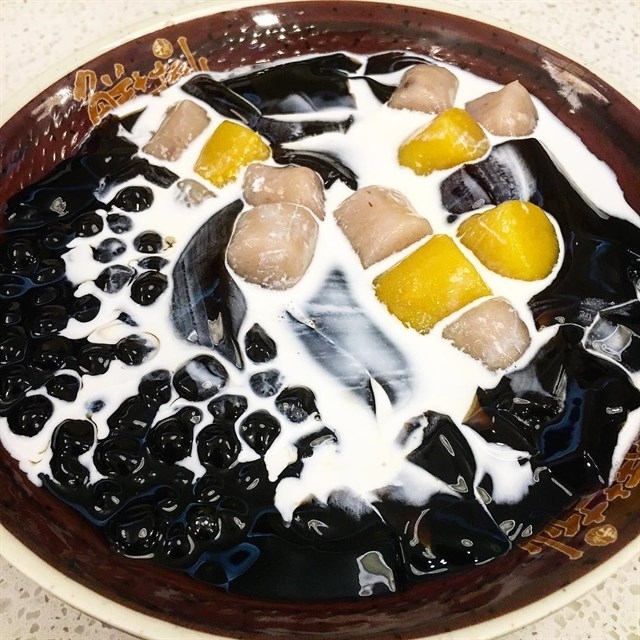 10 best dishes on Nguyen Hue walking street, Ho Chi Minh City