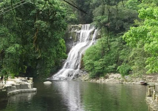 12 famous tourist attractions in Hoa Binh attract the most tourists