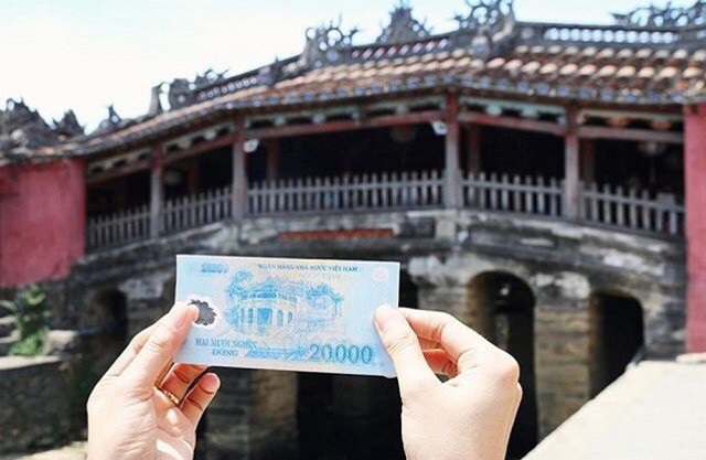 Admire the 5 most beautiful ancient tile bridges in Vietnam