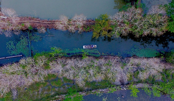 Come to Thanh Hoa to see the beautiful Au Vinh An stream like a historical movie in the fall