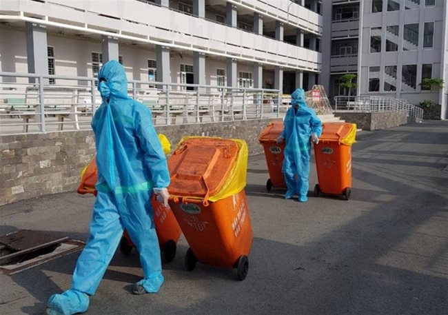 HCMC collects 78 tons of Covid-related waste each day