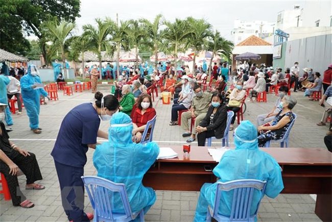 HCMC could face disruption in Covid-19 vaccination drive