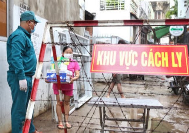 HCMC extends social distancing by one month