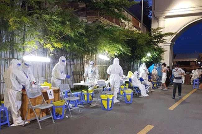 HCMC should strive to bring pandemic under control before Sep 15: Govt