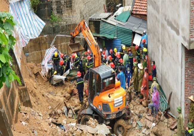 Landslide kills three in Halong